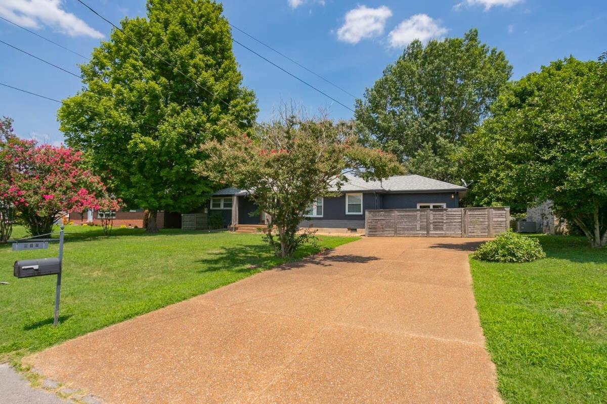 Hip Rustic Ranch Style Home In East Nashville Exterior photo